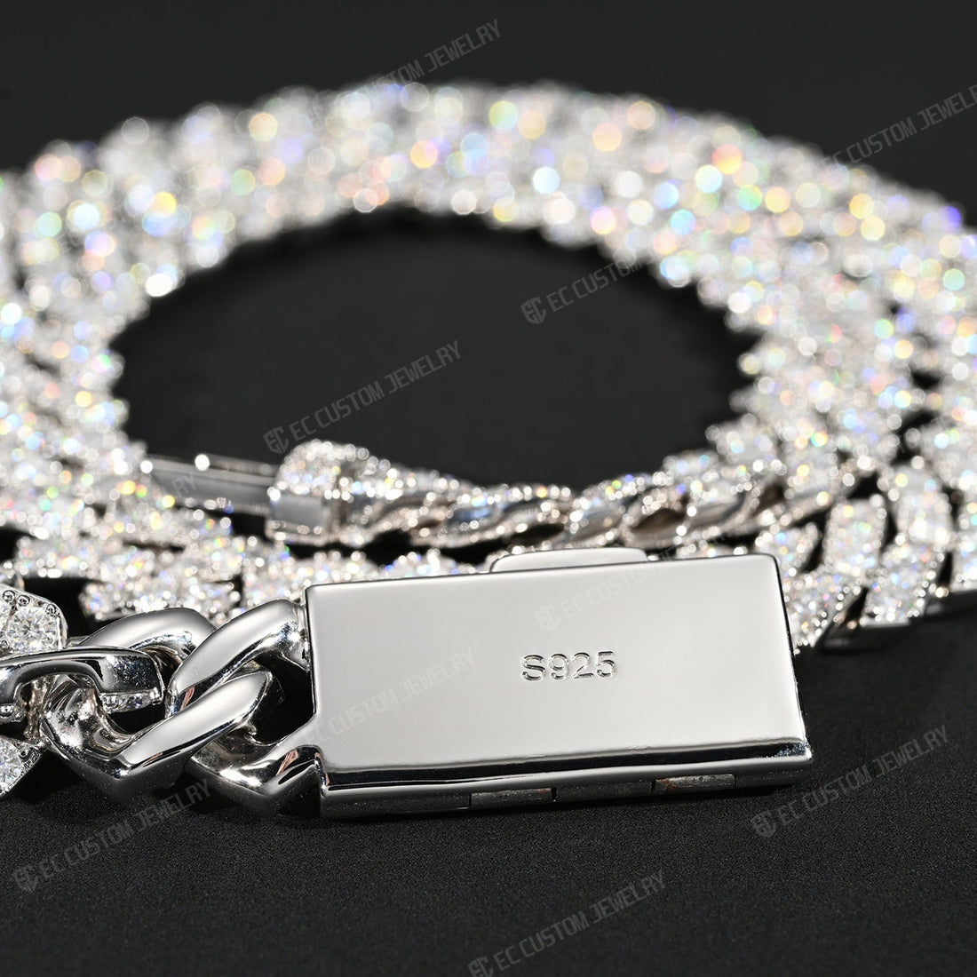 Why VVS Moissanite is Dominating Hip Hop Jewelry