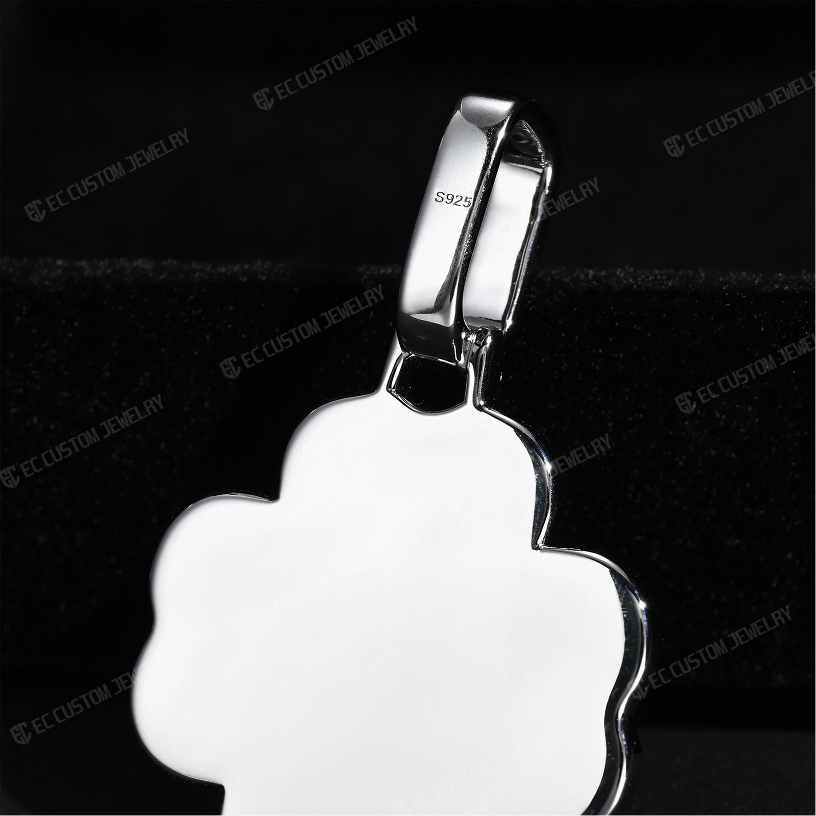 Iced Out Clover Pendant VVS Moissanite Four-Leaf Pendant