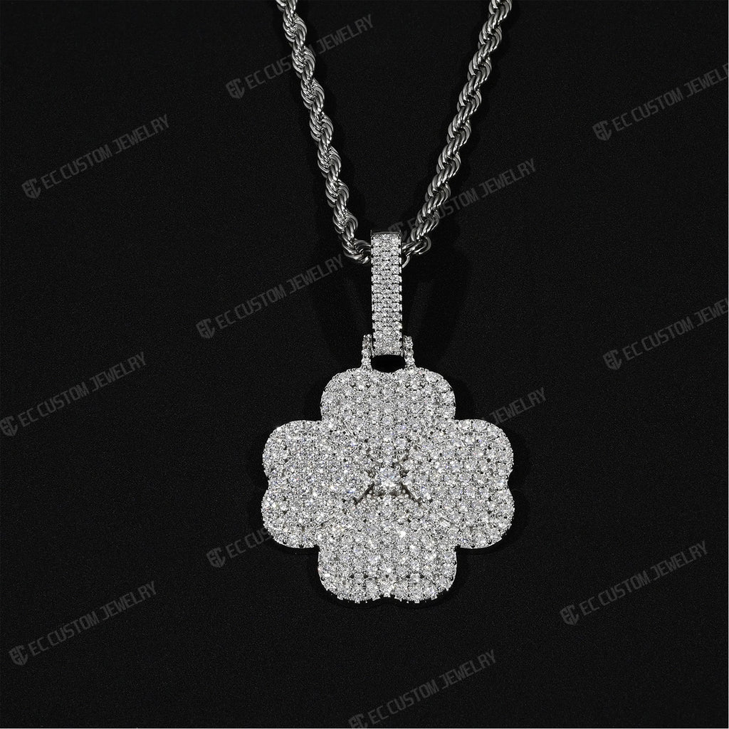 Iced Out Clover Pendant VVS Moissanite Four-Leaf Pendant