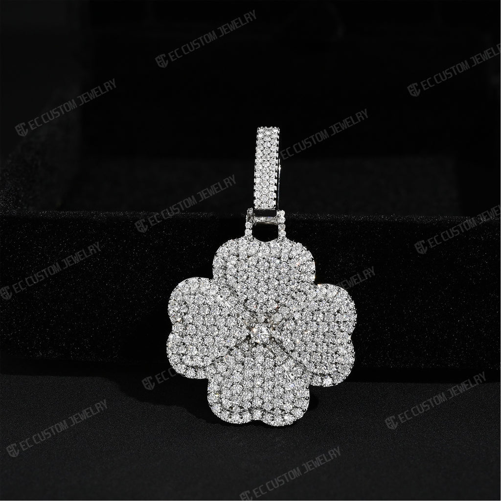Iced Out Clover Pendant VVS Moissanite Four-Leaf Pendant