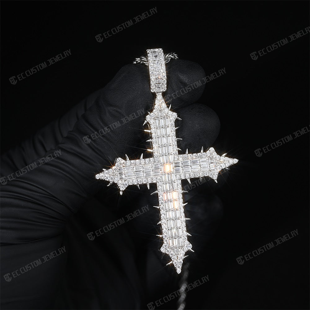 THORN BAGUETTE CROSS PENDANT